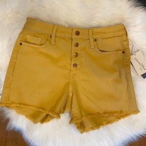 Universal Threads High Rise Midi Shorts 🩳
